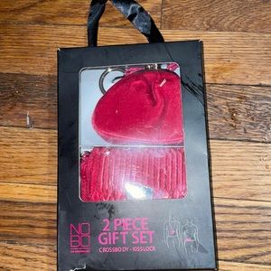 Pink crossbody pouches.